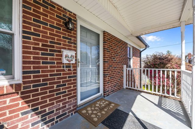 1515 Woodland Avenue, Burlington, NC 27215