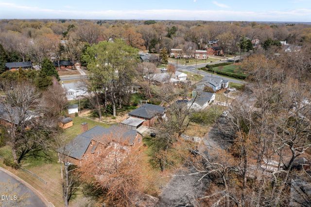 1515 Woodland Avenue, Burlington, NC 27215