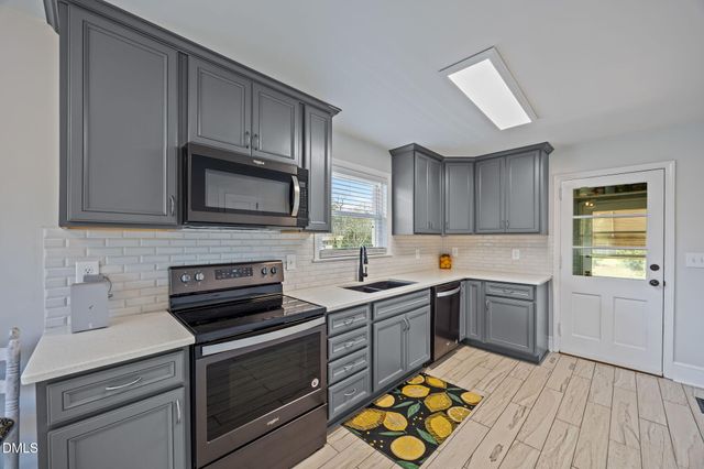 1515 Woodland Avenue, Burlington, NC 27215