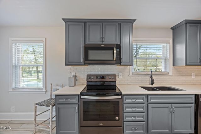 1515 Woodland Avenue, Burlington, NC 27215