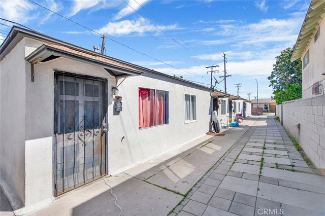 5517 Loma Vista, Maywood, CA 90270