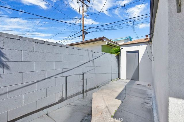 5517 Loma Vista, Maywood, CA 90270