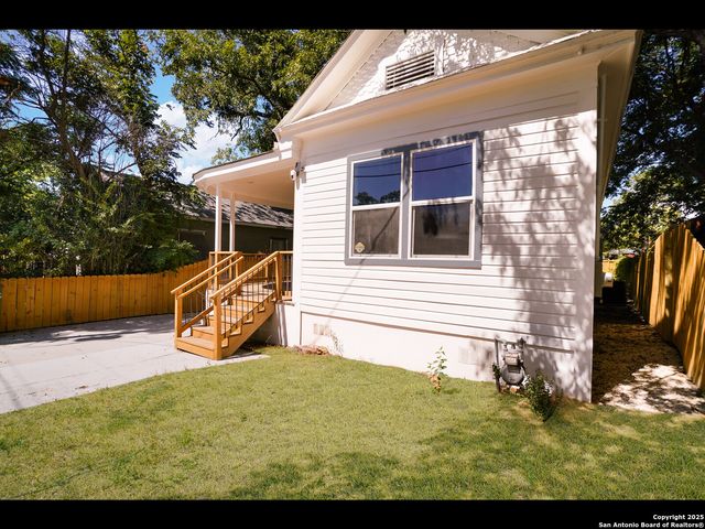 419 N Monumental, San Antonio, TX 78202