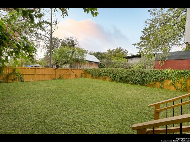 419 N Monumental, San Antonio, TX 78202