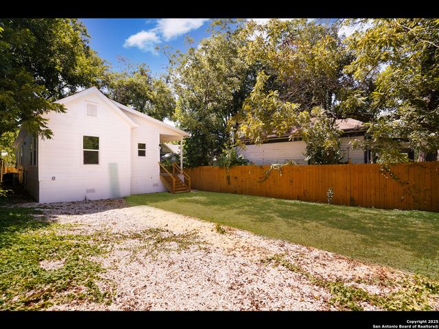 419 N Monumental, San Antonio, TX 78202