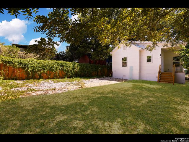 419 N Monumental, San Antonio, TX 78202