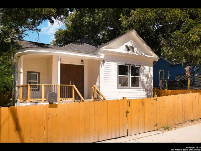 419 N Monumental, San Antonio, TX 78202