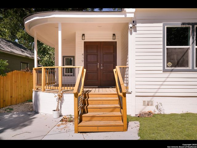 419 N Monumental, San Antonio, TX 78202