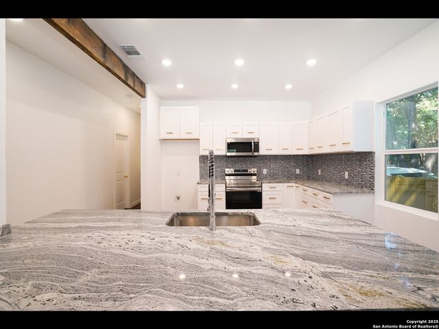 419 N Monumental, San Antonio, TX 78202