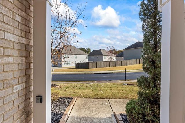 30 Fanleaf Drive, Fairburn, GA 30213