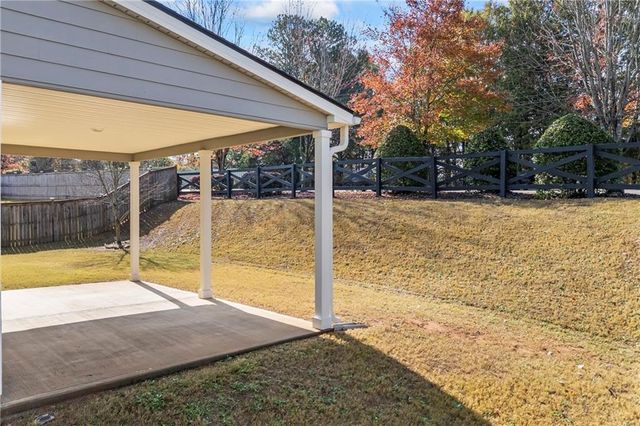 30 Fanleaf Drive, Fairburn, GA 30213