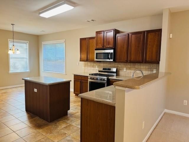 112 Lakeshore Parkway, Newnan, GA 30263