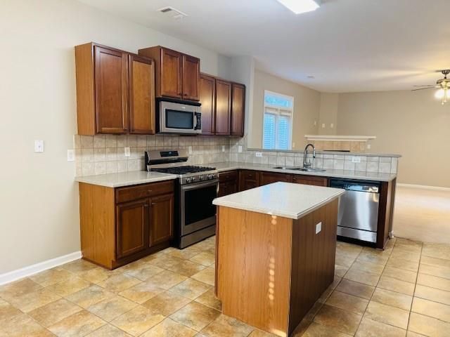 112 Lakeshore Parkway, Newnan, GA 30263