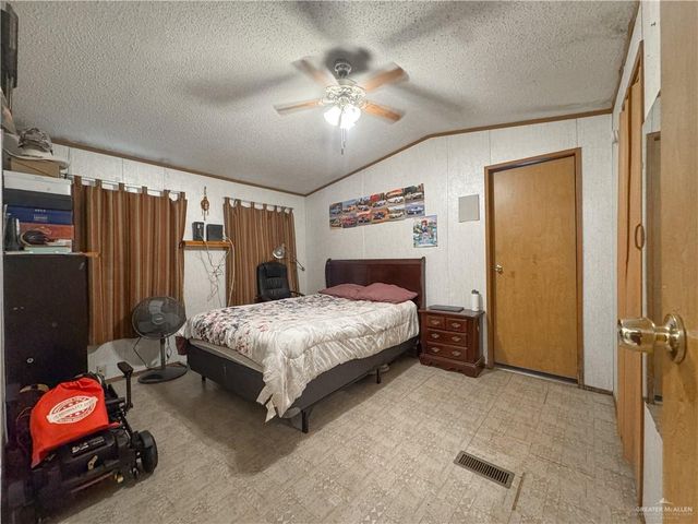 3924 Railroad Drive, Edinburg, TX 78541