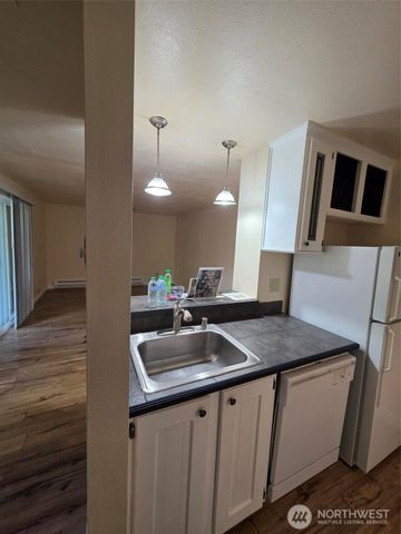 4520 321 Street, Federal Way, WA 98023