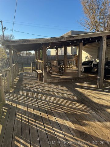 220 S 67th East Avenue, Tulsa, OK 74112