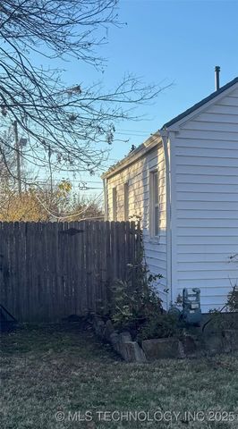 220 S 67th East Avenue, Tulsa, OK 74112