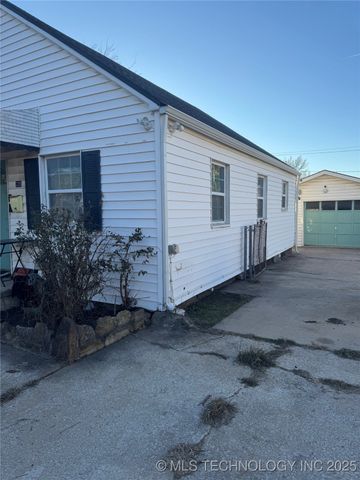 220 S 67th East Avenue, Tulsa, OK 74112