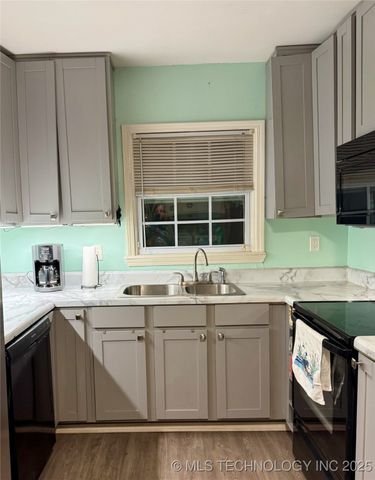 220 S 67th East Avenue, Tulsa, OK 74112