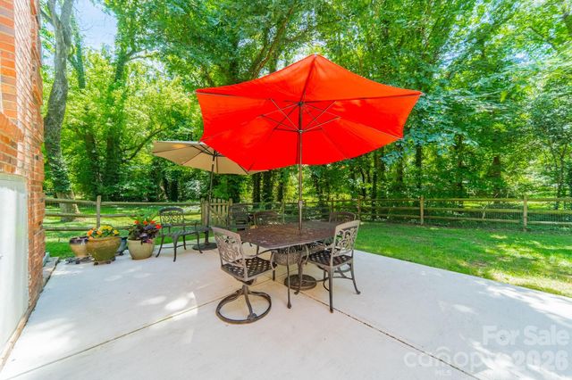 506 Abbotsford Court, Charlotte, NC 28270