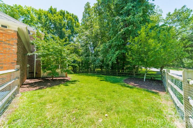 506 Abbotsford Court, Charlotte, NC 28270