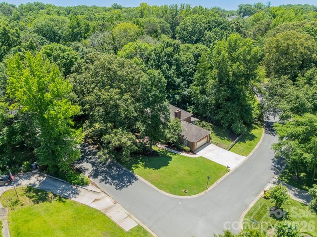 506 Abbotsford Court, Charlotte, NC 28270