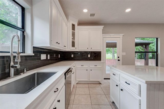 13731 Fountainview Drive, Montgomery, TX 77356