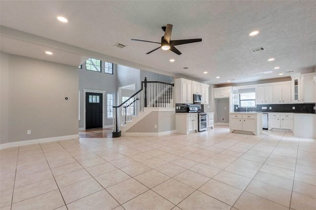 13731 Fountainview Drive, Montgomery, TX 77356
