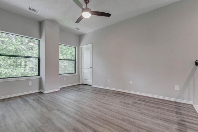 13731 Fountainview Drive, Montgomery, TX 77356