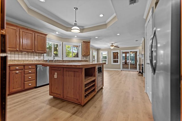 103 Williamsburg Lane, Bullard, TX 75757