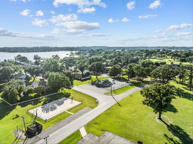 103 Williamsburg Lane, Bullard, TX 75757