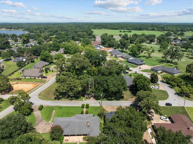 103 Williamsburg Lane, Bullard, TX 75757