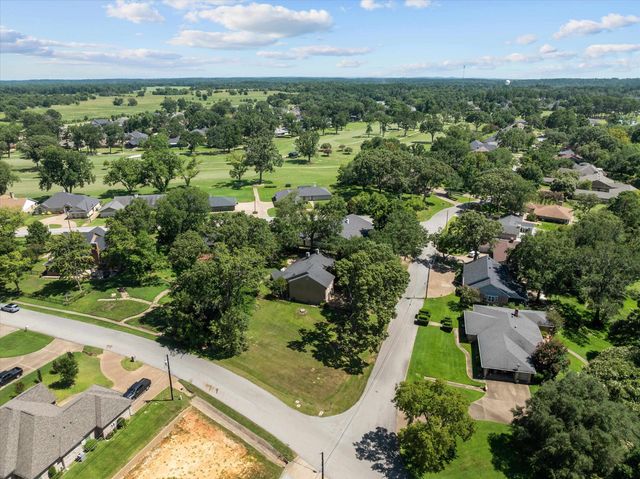 103 Williamsburg Lane, Bullard, TX 75757