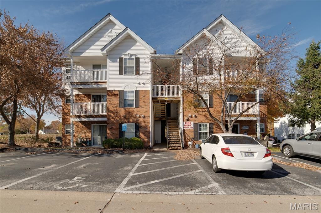 410 Benton Drive L, St Peters, MO 63376