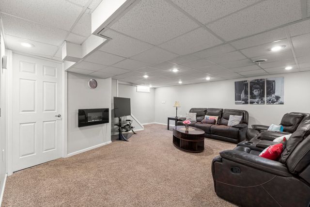 5845 Plainfield Street, Dearborn Heights City, MI 48127