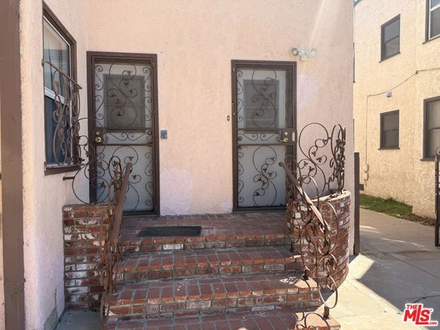 1635 S Orange Drive, Los Angeles, CA 90019