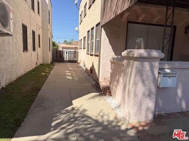 1635 S Orange Drive, Los Angeles, CA 90019