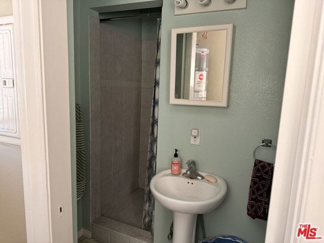 1635 S Orange Drive, Los Angeles, CA 90019