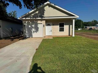 8597 Walnut Ave, Pensacola, FL 32534