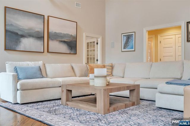 381 Pinewood Drive, Wyckoff, NJ 07481