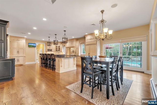 381 Pinewood Drive, Wyckoff, NJ 07481