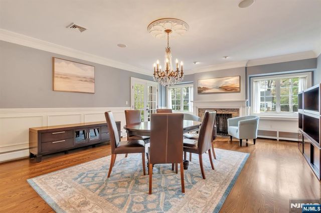 381 Pinewood Drive, Wyckoff, NJ 07481