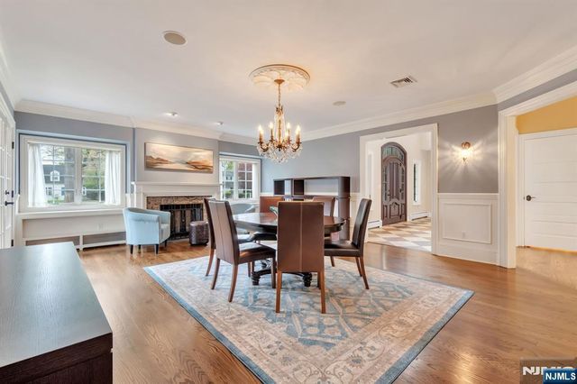 381 Pinewood Drive, Wyckoff, NJ 07481