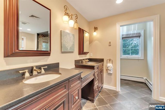 381 Pinewood Drive, Wyckoff, NJ 07481