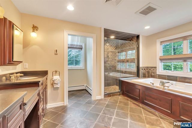 381 Pinewood Drive, Wyckoff, NJ 07481