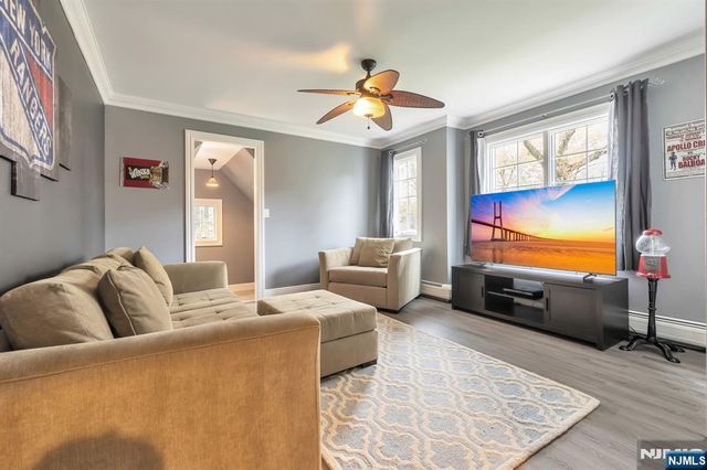 381 Pinewood Drive, Wyckoff, NJ 07481
