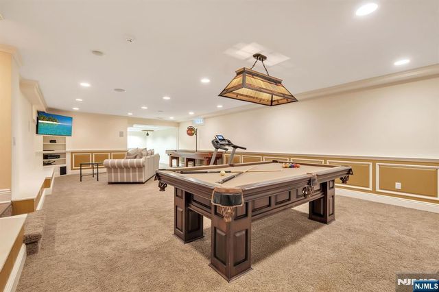 381 Pinewood Drive, Wyckoff, NJ 07481