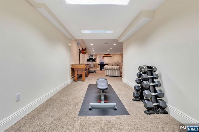 381 Pinewood Drive, Wyckoff, NJ 07481