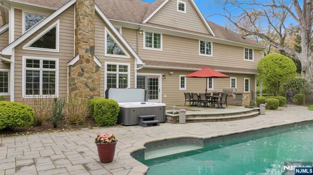 381 Pinewood Drive, Wyckoff, NJ 07481