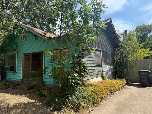 700 S Winnetka Avenue, Dallas, TX 75208